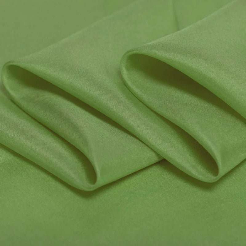 100% Pure Silk Natural Mulberry 8m/m 6A grade 45"( 114cm )Width Grass Green Lady Custom Dress Uniform Lining Habotai Silk Fabric